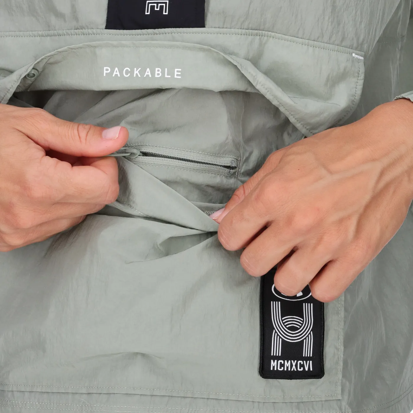 Under Armour Dukserica Run Everywhere 