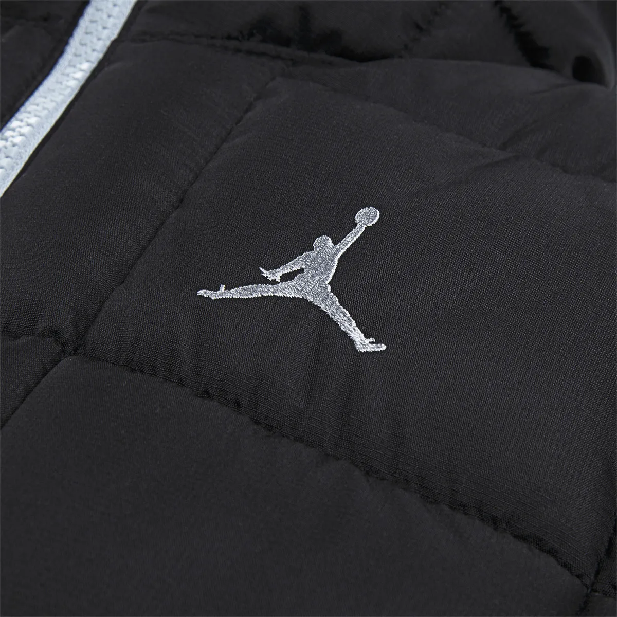 JORDAN Jakna JDN Essential
