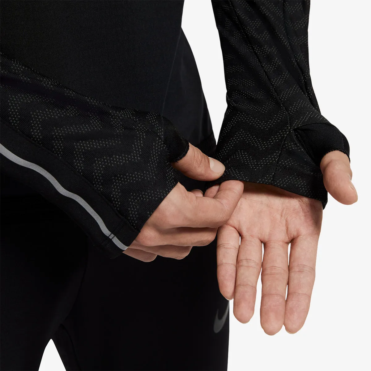 Nike Majica dugih rukava M NK WILD RUN ELEMENT TOP LS 