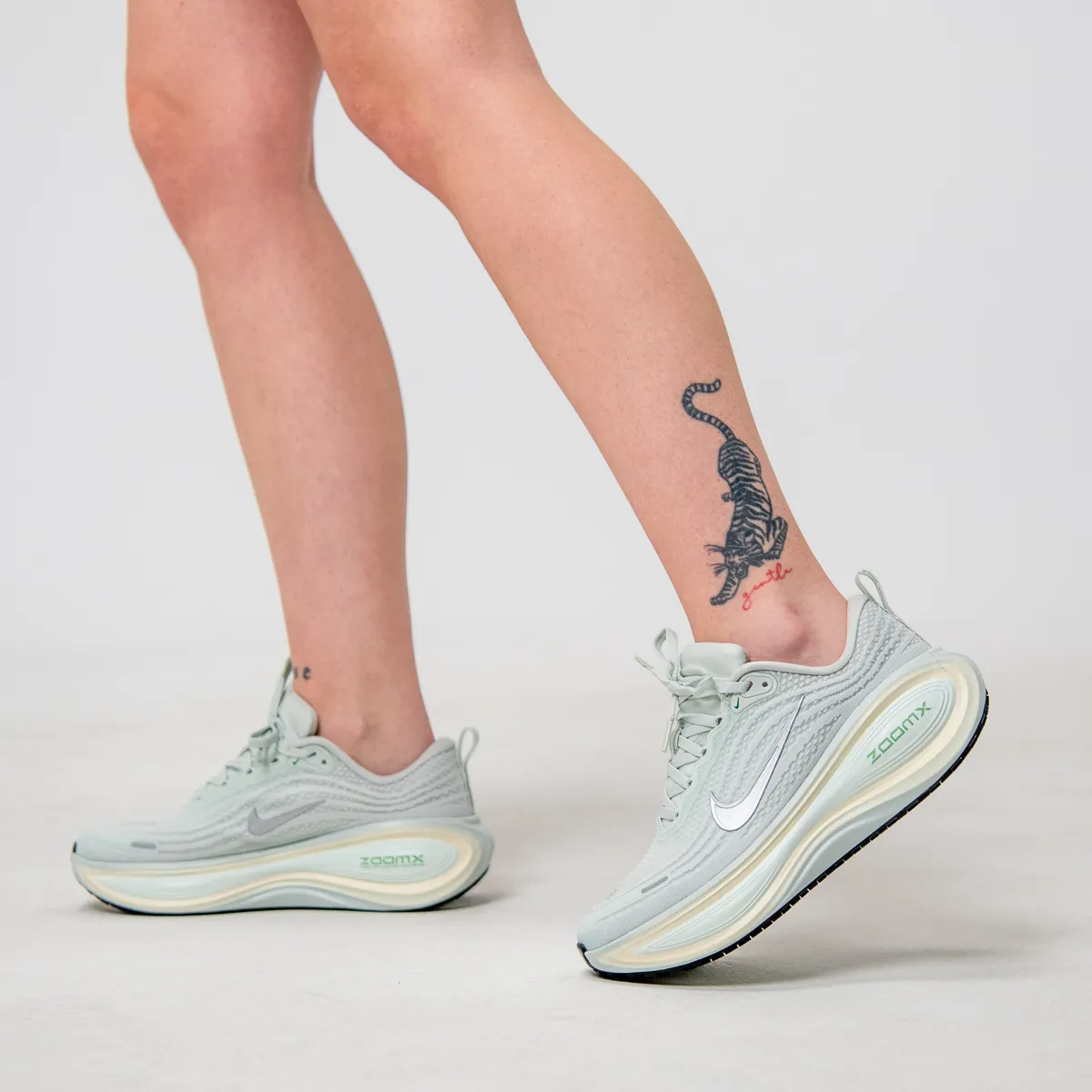 Nike Patike W NIKE VOMERO PLUS 