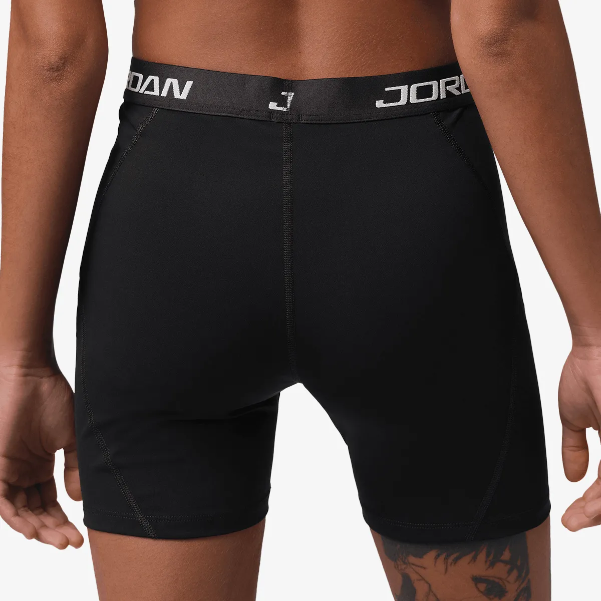 JORDAN Helanke W J SPT DF HR 5IN ESS SHRT 