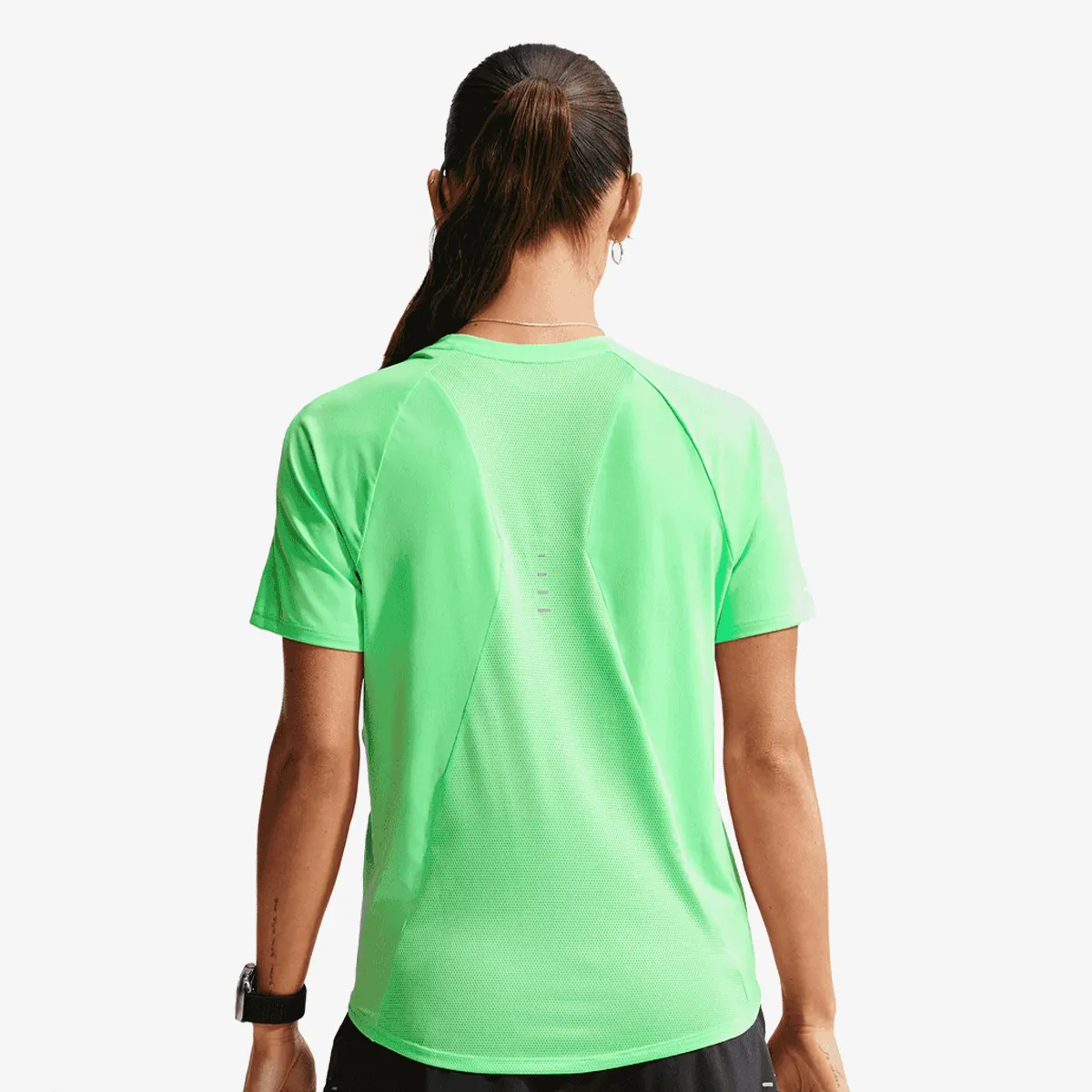 Nike Majica W NK SWIFT DF TOP SS STNDRD