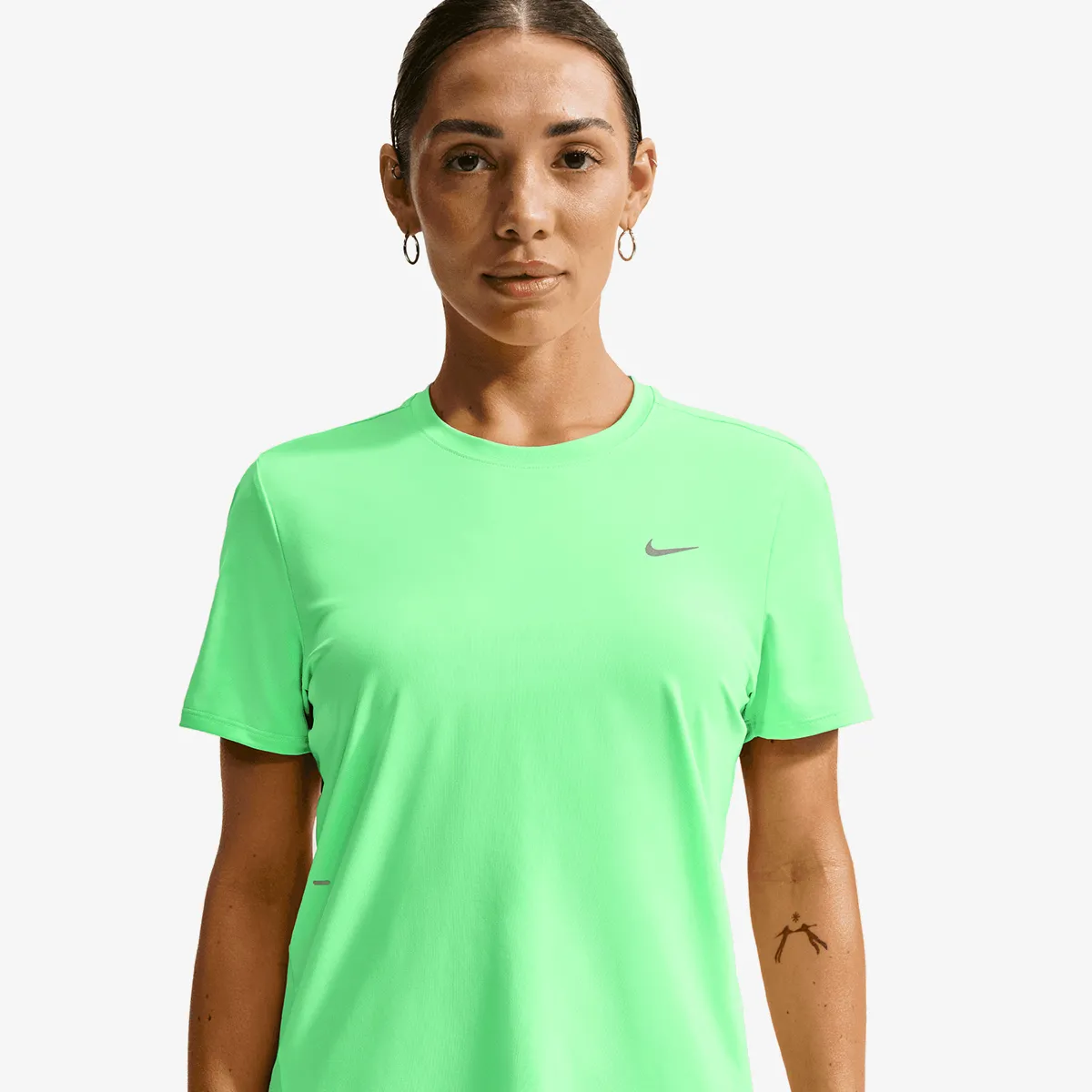 Nike Majica W NK SWIFT DF TOP SS STNDRD
