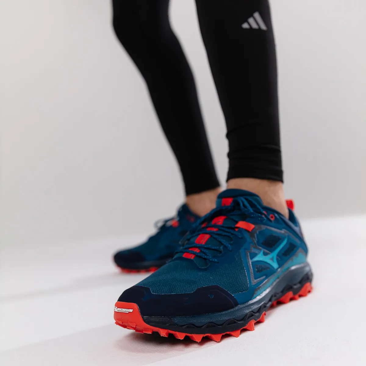 Mizuno Patike WAVE MUJIN 8