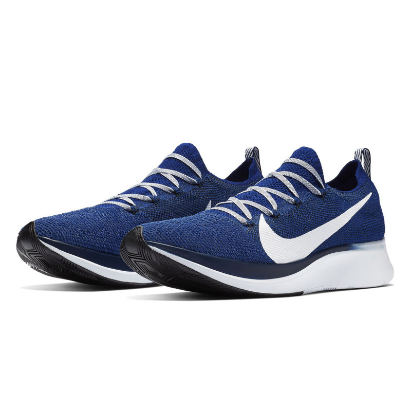 nike zoom fly fk carbon plate