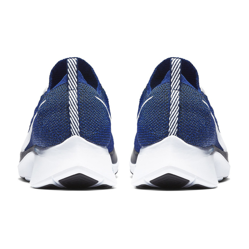 nike zoom fly fk carbon plate