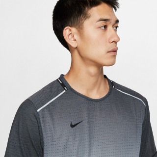 NIKE Majica M NK WILD RUN RISE 365 TOP SS