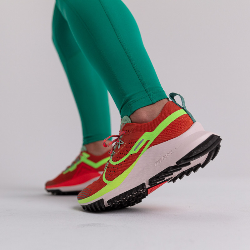 NIKE Patike React Pegasus Trail 4
