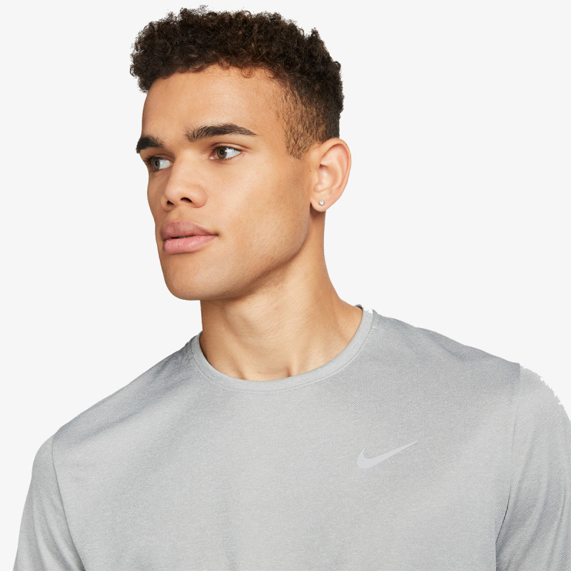 NIKE Majica Miler