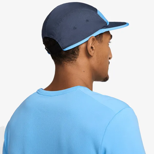NIKE Kačket Fly 