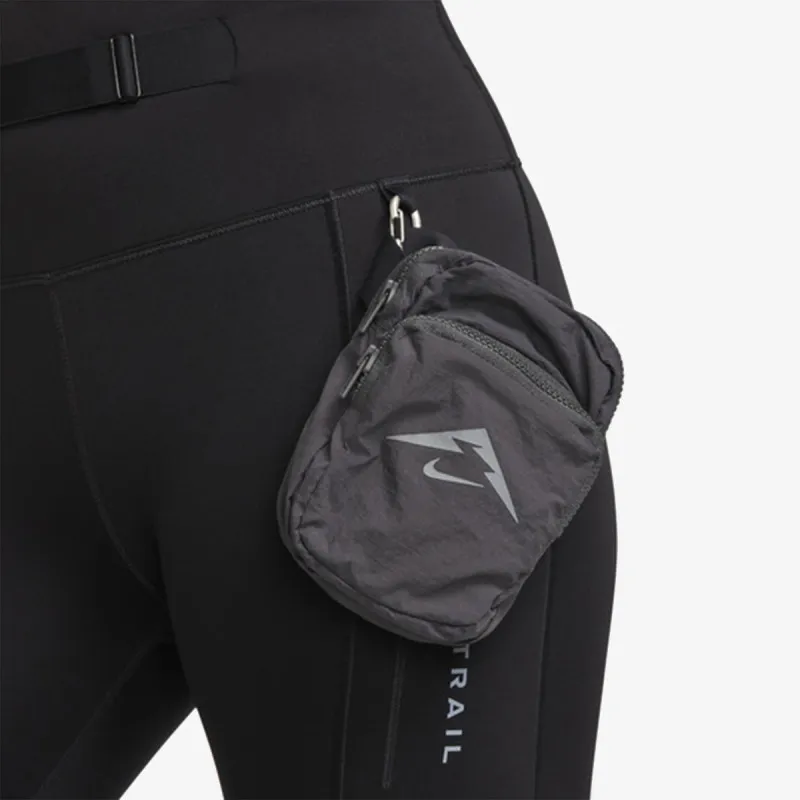 NIKE Helanke Trail Go